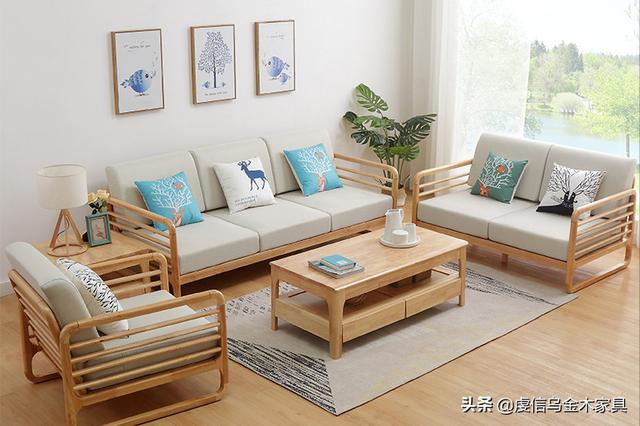 小客廳的實木沙發怎麼選（作為家具必不可少的沙發）8