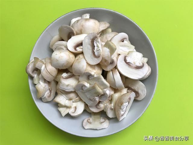 蘑菇豆腐和什麼炒好吃（豆腐蘑菇這樣做）5