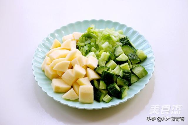 西芹黃瓜蘋果能代替晚餐嗎（黃瓜芹菜蘋果）2