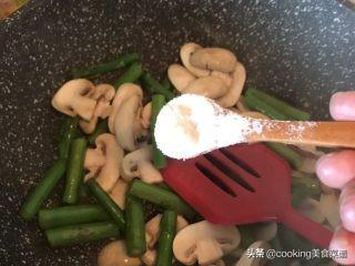清炒蘆筍蘑菇（健康養生菜譜蘆筍炒蘑菇）10