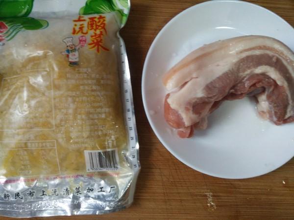 豬肉炖酸菜家常做法大全（豬肉炖酸菜營養豐富）1