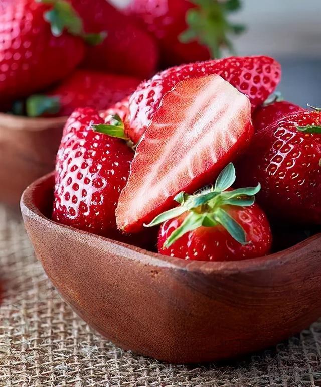 适合家庭種的草莓品種（5種真正的家庭盆栽草莓品種）21
