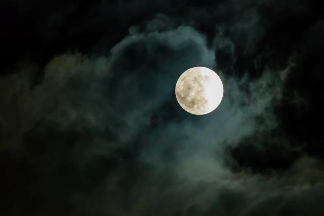 中秋節有關月亮的詩句唯美（你知道多少關于月亮的詩詞名句）5