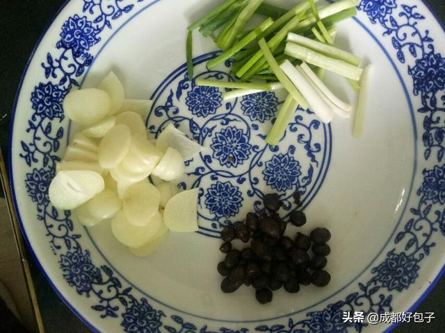 虎皮青椒的家常做法大全（虎皮青椒怎麼做更好吃）4