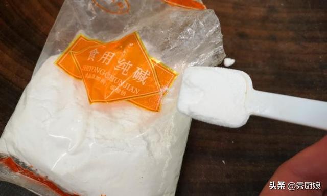 制作饅頭酵母粉可以加小蘇打粉嗎（做面食時食用堿）2