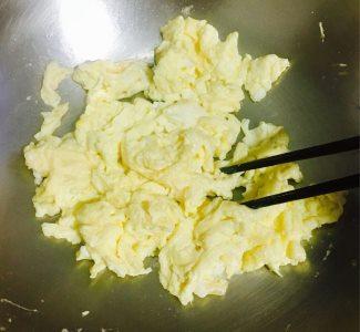 辣椒炒雞蛋的做法家常竅門（家常辣椒炒雞蛋的做法）5