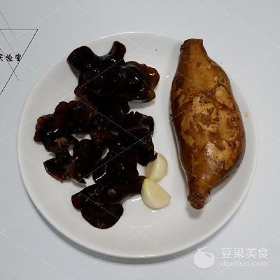 長蘑菇減脂餐做法大全（木耳炒雪蓮果中式減脂餐）2