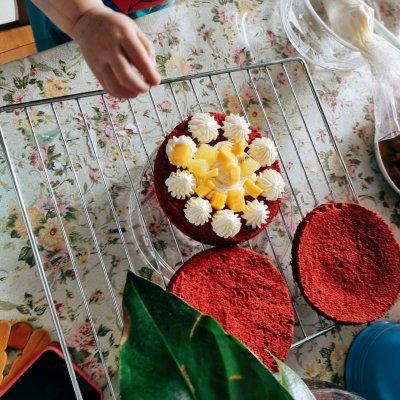 制作簡單的紅絲絨蛋糕教程（非常簡單的6寸絲絨蛋糕）15