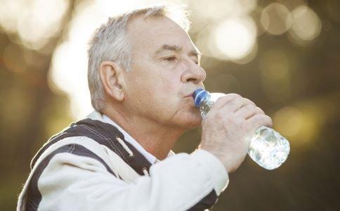 高血壓病人怎麼喝水（高血壓患者日常飲水要科學）3