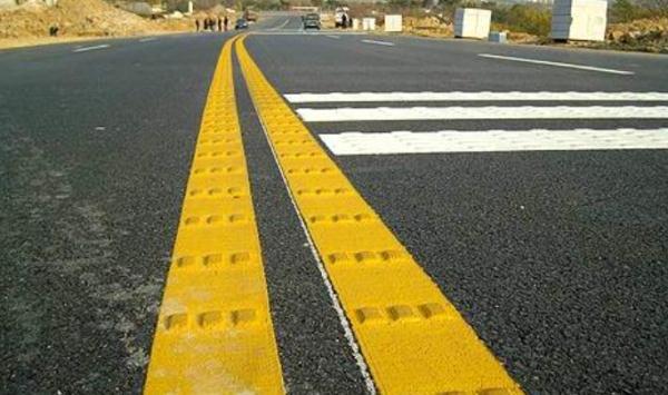 路面上白色标線是什麼标線（路面上各種黃色标線）1