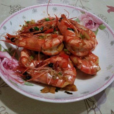 胡椒羅氏蝦的做法（美味滿分的豉油皇蒜香羅氏蝦）7