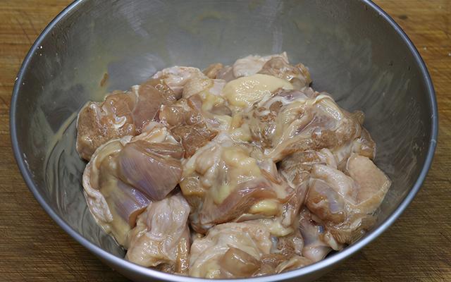 川味紅油雞塊的做法（來一盤正宗的川味香辣雞塊）(2)