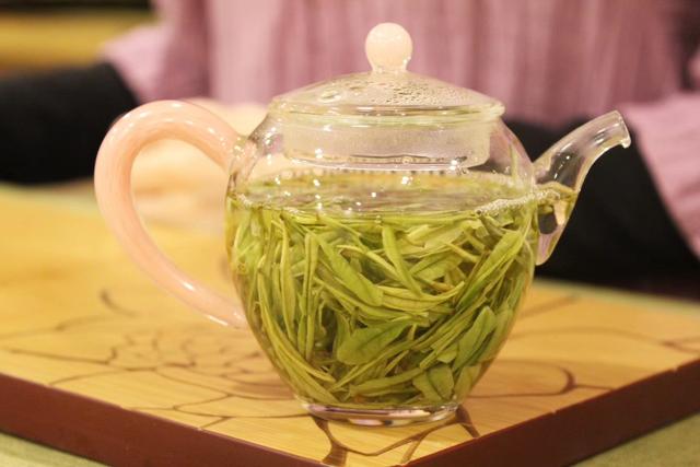 西湖龍井沖泡茶一般采用什麼方法（你知道西湖龍井茶怎麼泡好喝嗎）5