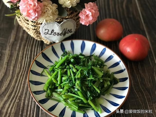 芹菜葉和什麼拌着做涼菜最好吃（适合夏季的家常菜涼拌芹菜）9