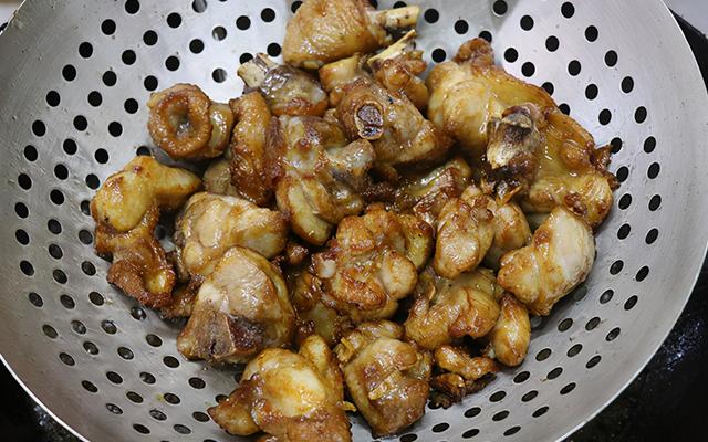 川味紅油雞塊的做法（來一盤正宗的川味香辣雞塊）(6)