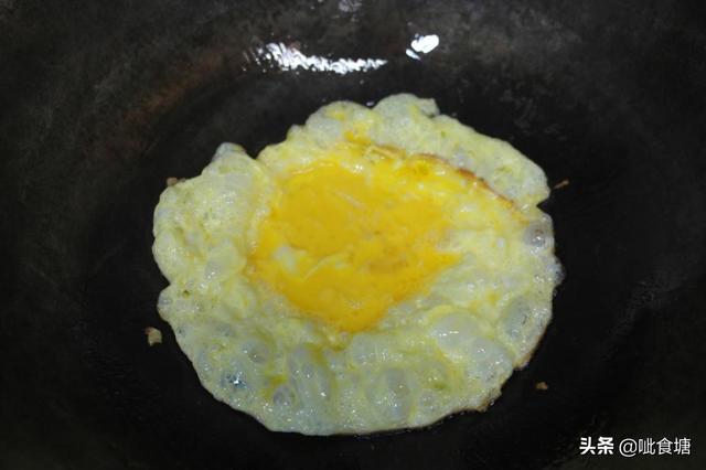 茼蒿能和雞蛋一塊兒炒嗎（和茼蒿炒一起好吃又潤腸）6