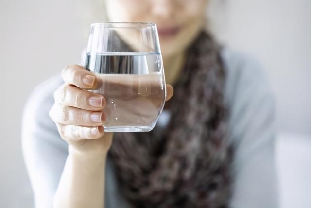 多喝水是不是對腎有好處（喝水應該注意什麼問題）1