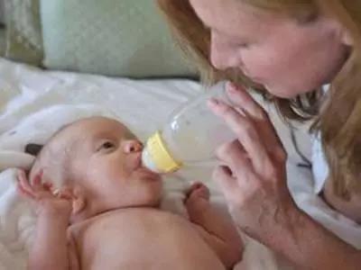 早産寶寶幾個月能看出是腦癱呢（關注早産寶寶智力發育）4