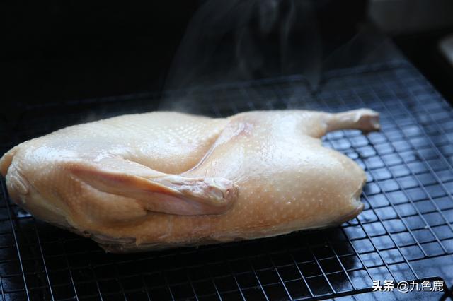 脆皮北京烤鴨的正宗做法（好吃的脆皮烤鴨原來在家也能做）4