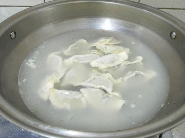 冷凍的水餃是用冷水煮還是熱水煮（用冷水還是熱水）5