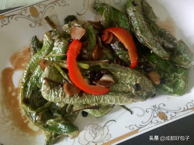 虎皮青椒的家常做法大全（虎皮青椒怎麼做更好吃）5