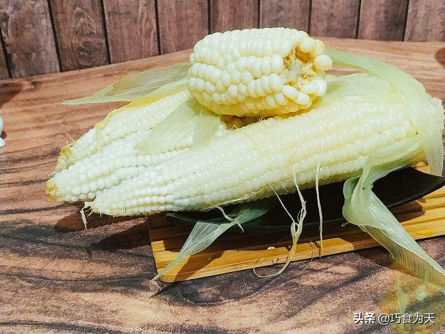 煮玉米放什麼可以讓玉米更嫩（好吃的煮玉米方法）4
