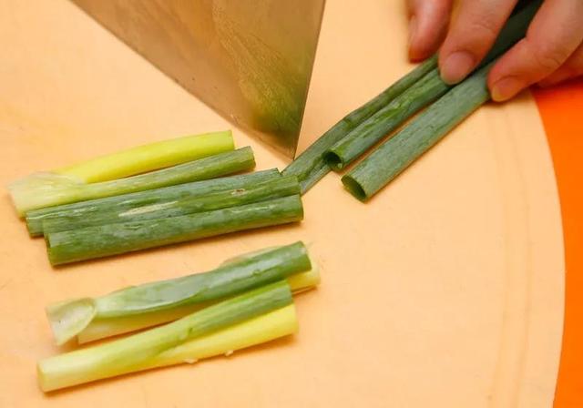 蔬菜怎麼切成滾刀（滾刀塊怎麼切6）9