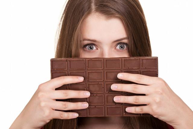 哪些人不能吃黑色巧克力（哪些人不宜吃黑巧克力）1