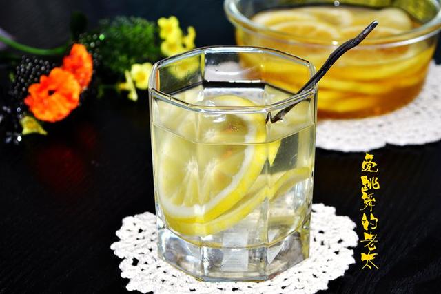 家用檸檬蜂蜜水做法（檸檬蜂蜜水-夏日時令美味飲料）3