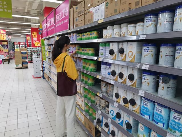 銷量全球的國産奶粉（洋奶粉代購銷量下降）(1)