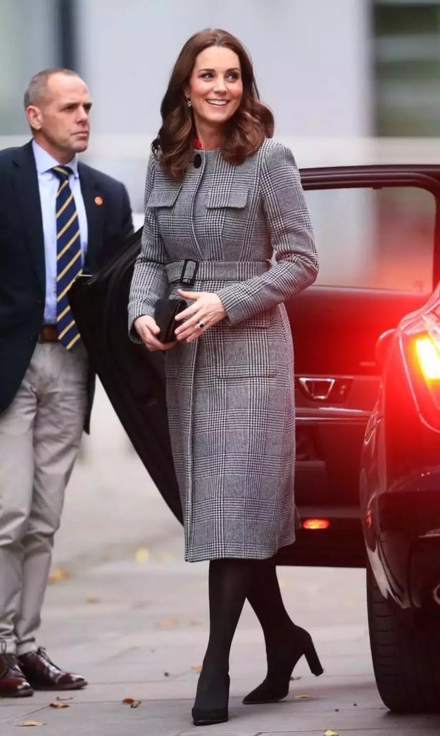凱特王妃穿西裝圖（一年帶貨1.5億英鎊的凱特王妃）15