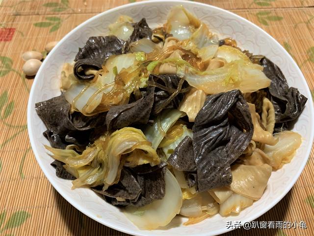 四川最好吃的白菜豆腐粉條（好吃的人造蛋白肉炖白菜粉條）10