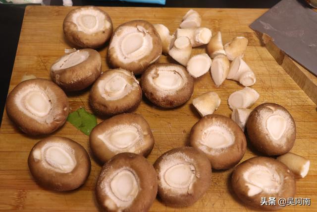 香菇怎麼做最好吃最簡單的做法（香菇這麼做外形似鮑魚）11
