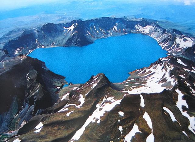 長白山天池是人工湖泊嗎（世界上海拔最高的火山湖）13