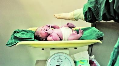 新生嬰兒出生身高多少是正常（為啥新生兒出生身高都是50厘米）5