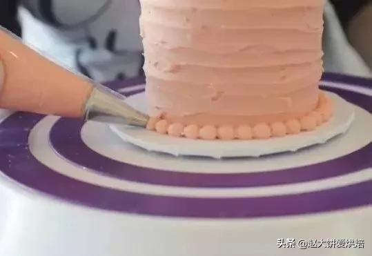 如何讓蛋糕抹面更亮（蛋糕抹面抹不好）7