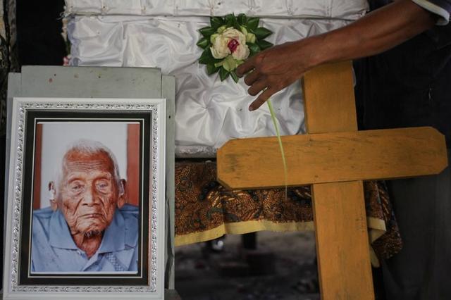 西班牙少年去世（印尼一名146歲的老翁去世）25