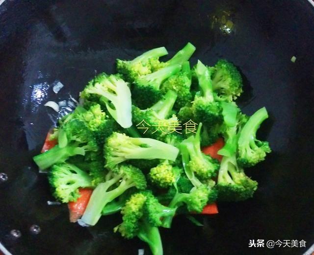 怎麼樣做花菜又綠又好吃（綠色菜花這樣做）11