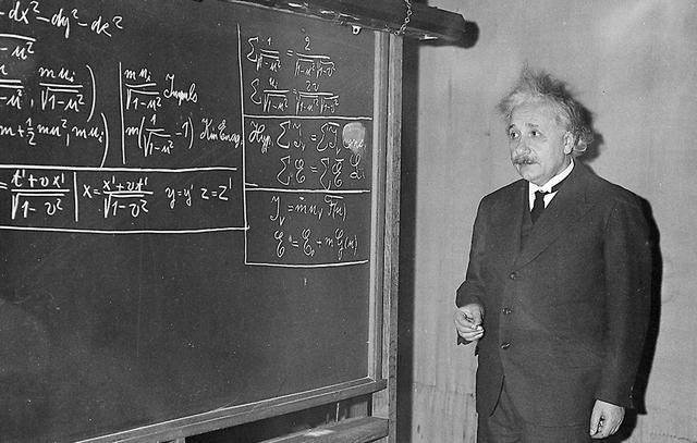 愛因斯坦相對論提到了什麼（愛因斯坦創立相對論的靈感來源是什麼）1