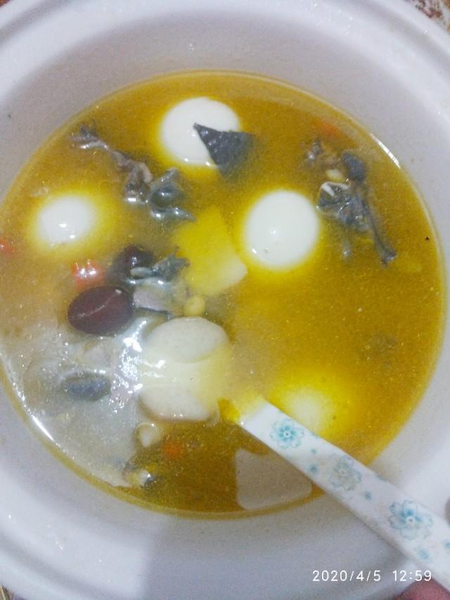 調理月經烏雞湯做法（春季美容養顔滋補烏雞湯）5