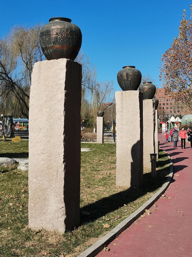 北京國際雕塑公園在哪個區（陽光下漫步北京國際雕塑公園）1