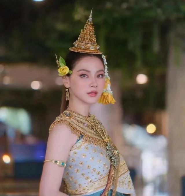 泰國皇後服裝為什麼這麼好看（泰國今年的宋幹女神）12