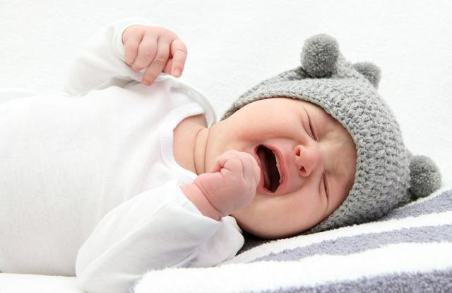 寶寶吐奶偶爾一次噴射狀什麼原因（寶寶吐奶頻繁多呈噴射性）4