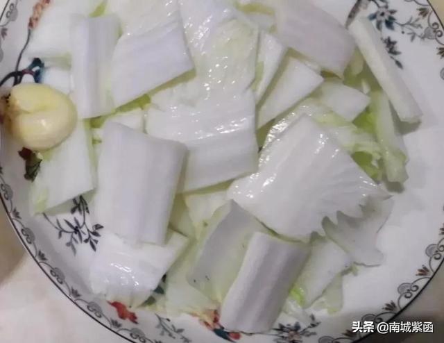 白菜梗燒什麼湯（擔心白菜梗沒味道嗎）2