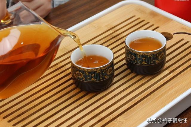 夏天應該喝紅茶還是綠茶比較好（喝紅茶好還是綠茶好）9