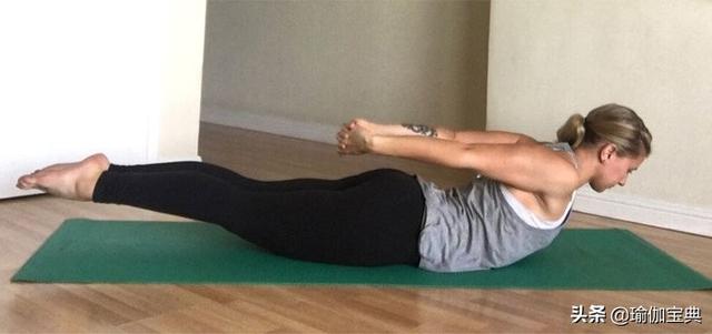 胸部發力的瑜伽動作（7個簡單的瑜伽動作來支撐你的胸部訓練）5