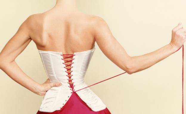 束腰帶瘦腰注意事項（瘦腰護腰神器長期裹在束腰帶下的女性）1