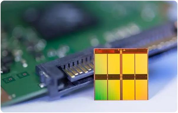 ssd硬盤盒性能降低多少（80SSD故障源于固件數據專家建議使用可靠性更高的工業級SSD）2