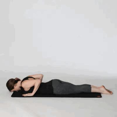 腰疼怎麼練3個動作有效緩解腰痛（如何訓練自己腰背部的核心肌力）3