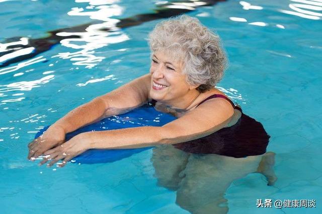 練習遊泳對身體有好處嗎（堅持遊泳對身體往往有5大好處）5